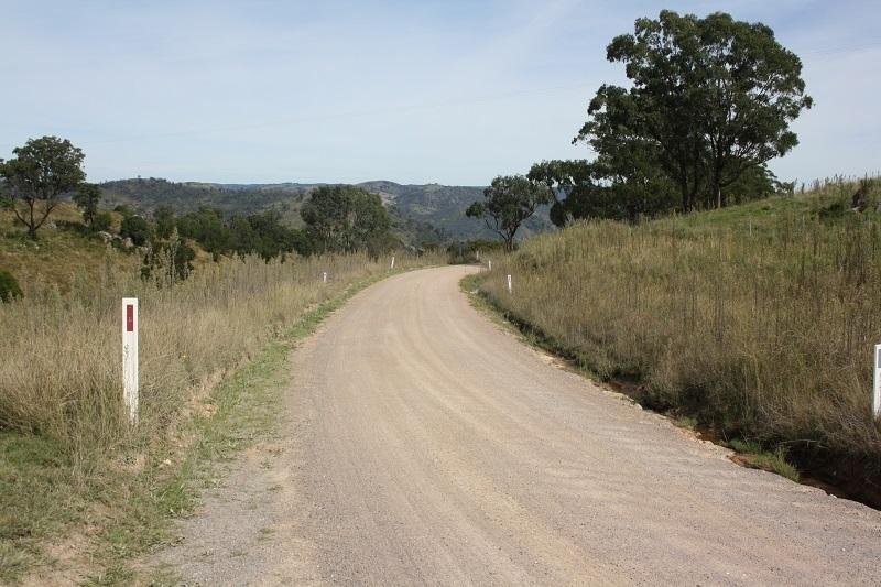 unsealed road from mittagong to wombeyan caves