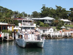 whale watching tour in jervis bay