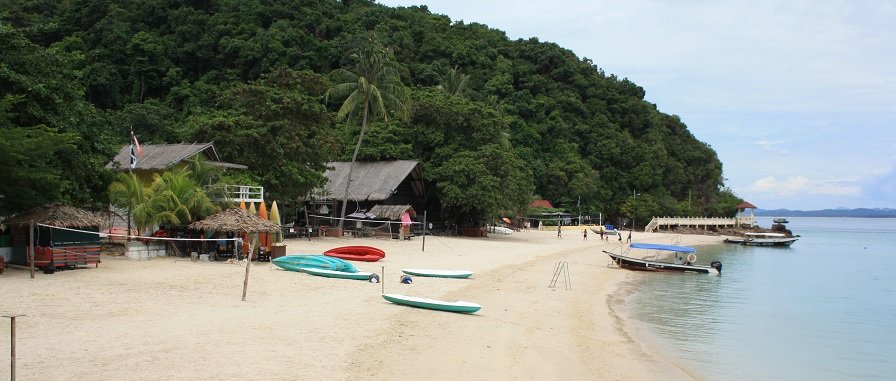 canoes in kapas island