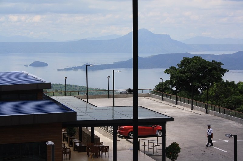 starbucks at tagaytay